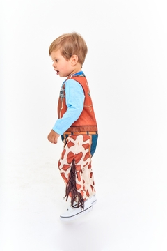 MACACÃO SEGURA PEÃO AZUL E MARROM - Carretel Kids