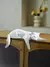 Estátua de Gato Decorativa Branco e Preto - Circuito Mega Store: Tudo para sua Casa com Estilo e Praticidade