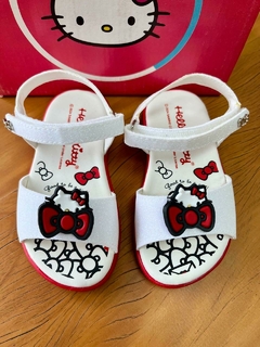 Sandália Infantil Branca Hello Kitty na internet