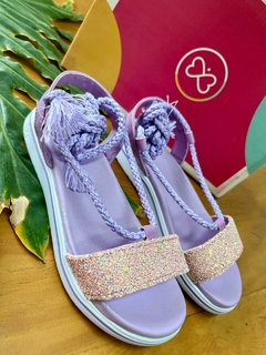 Sandália Infantil lilas com Brilho Amarração na Perna.