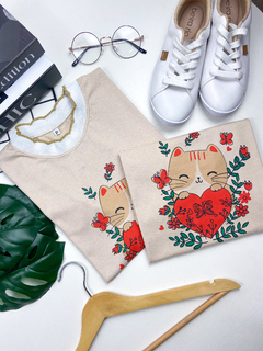 T-shirt cat