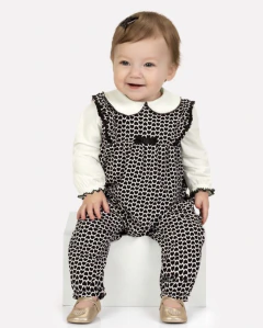 Conjunto macacão preto e branco corações