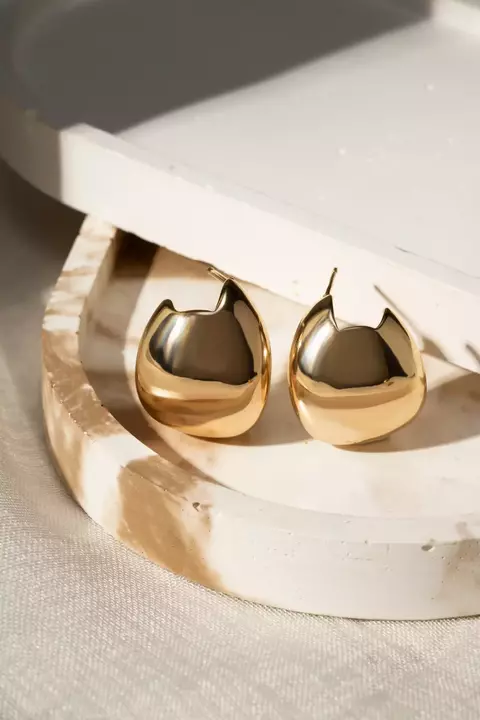 BRINCO FOLHEADO LISO ORGÂNICO DOURADO