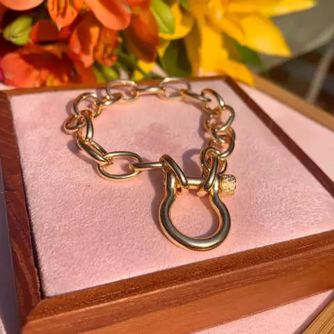 PULSEIRA FOLHEADO LISO FECHO MOSQUETÃO FERRADURA