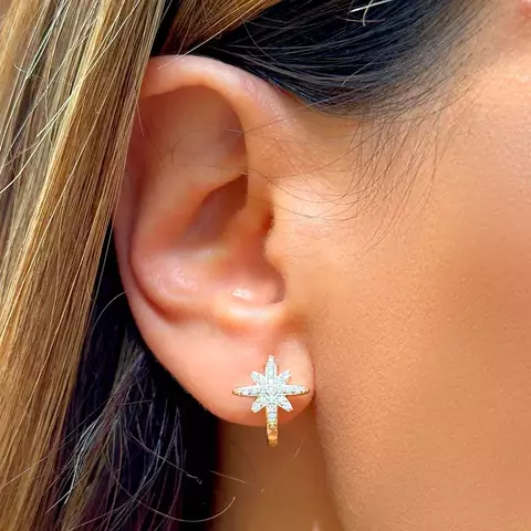 Brinco Argolinha com Estrela de 8 Pontas e Zircônias Brancas - Banho de Ouro 18k