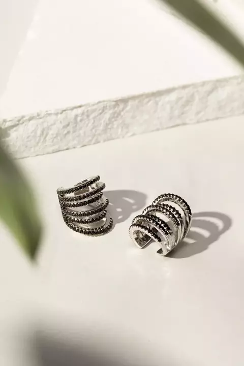 BRINCO ZIRCONIA NEGRA EARHOOK 6 LINHAS individual