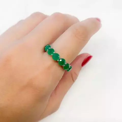 ANEL ALIANÇA COM ZIRCÔNIAS REDONDAS VERDES EM PRATA925 COM BANHO RODIO