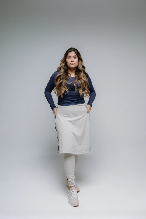 Saia Calça Nobre - Saia Midi com bolsos nas laterais