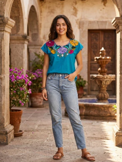 San Cristóbal Blouse: Hand-embroidered floral design - Rostros México