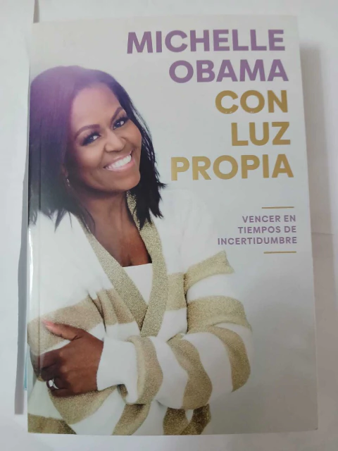 Con luz propia - Michelle Obama