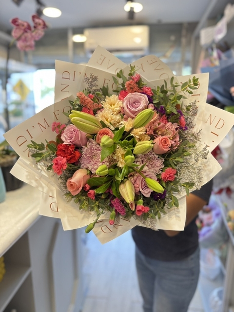 RAMO MIXTO CON LILIS - comprar en línea