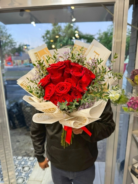 RAMO DE 18 ROSAS ROJAS