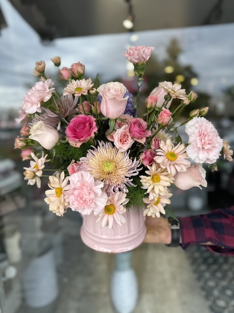 ARREGLO FLORAL CON ESTILO