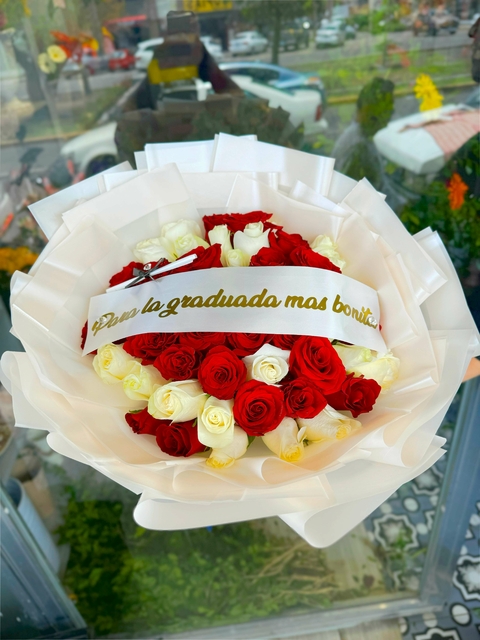 Ramo de 50 rosas para enamorar