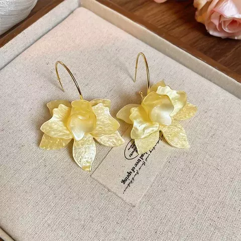Aros Flor de Loto Amarillo