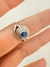 Anillo espiral azul en internet