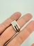 Anillo rectangular rayado en internet
