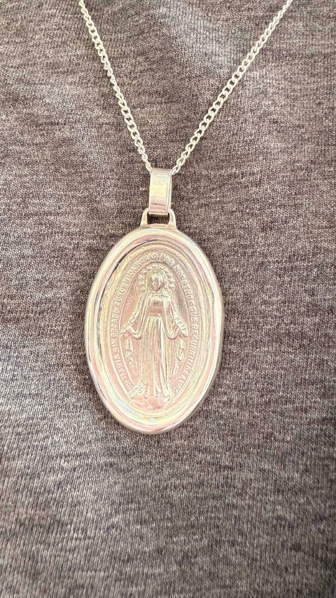 Dije medalla Milgrosa