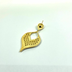 Brinco folheado 18k base gota e folha - Sanferlam