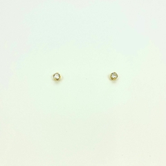 Brinco folheado 18k ponto de luz zirconia 4mm