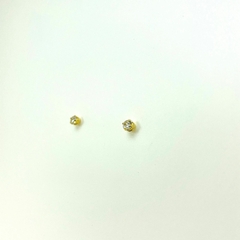 Brinco folheado 18k ponto de luz zirconia 4mm - comprar online