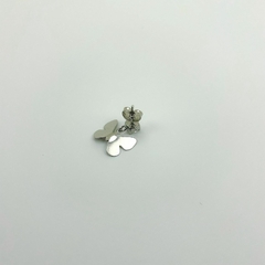 Brinco aço inox base zirconia borboleta pendurada