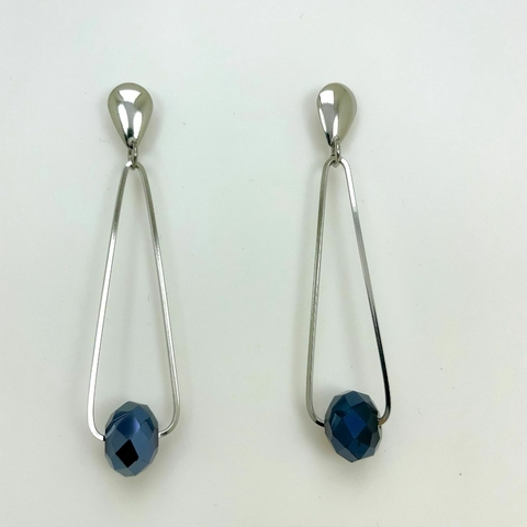 Brinco aço inox base gota bola cristal pendurada no fio em triângulo