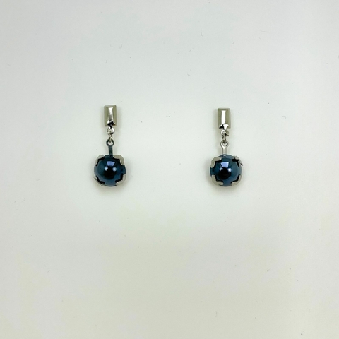 Brinco aço inox pedra sintética pendurada