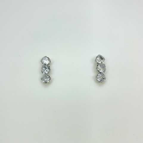 Brinco aço inox fixo 3 zirconias