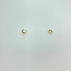 Brinco folheado 18k ponto luz zirconia 4mm