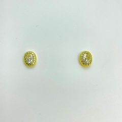 Brinco F18k Oval Fixo Cravejado Zirconias