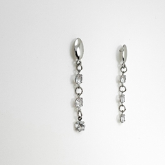 Brinco Aço Inox Base Oval 3 Zirconias 5mm - comprar online