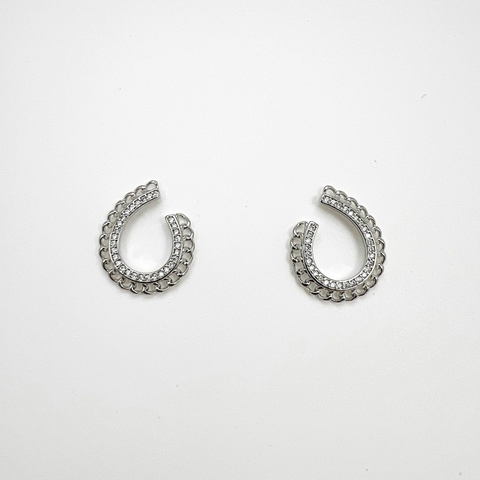 Brinco Biju Branca Fina Virgula Grumet Com Zirconias