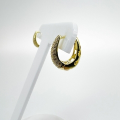 Brinco F18k Argola Articulada Gota Fina Cravejada - comprar online