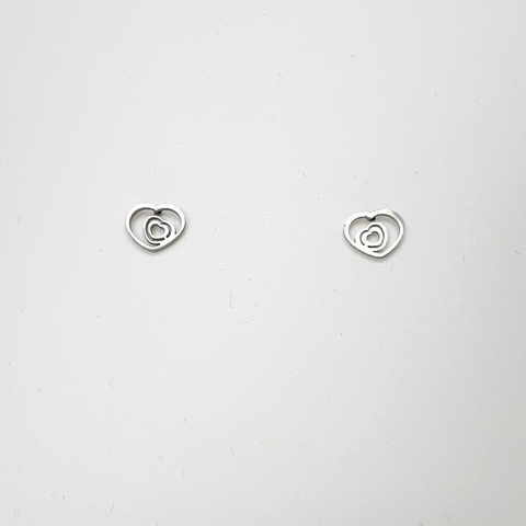 Brinco Aço Inox Coração Laser Dois Corações Internos
