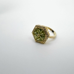 Anel F18k Pizza Hexagonal Zirconia