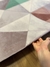 Tapete Optik | Orgânico | Fundo Nude Rosado, detalhes em Verde Menta, Granito, Bege, Rosé Gold e Creme - Revenda Tapetes São José