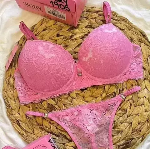 Conjunto de puntilla con dijes strass. Corpiño push up soft. Tangaless regulable (1905-SIGRY) - comprar online