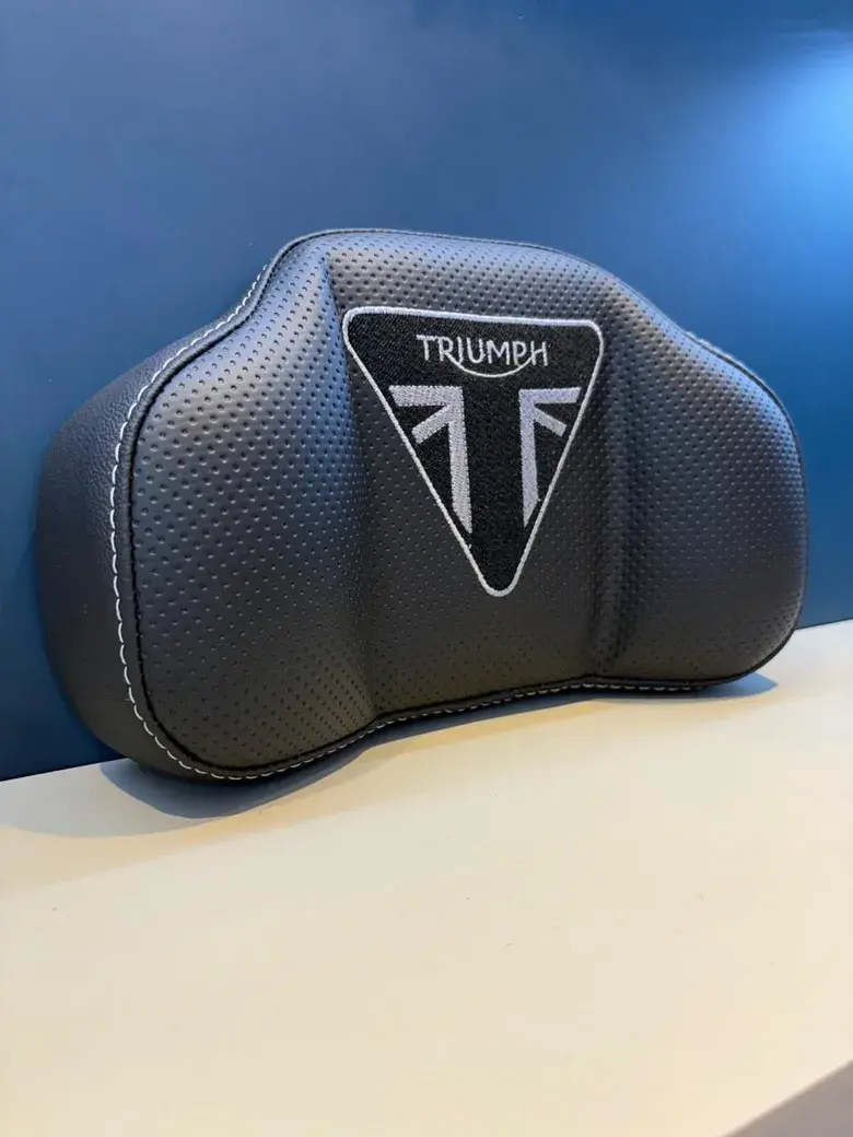 Encosto de baú personalizado Triumph