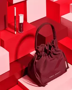FENTY BEAUTY, CHOCOLATE CHERRIEZ 2-PIECE LIP SET + POUCH en internet