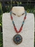 Colar com Pingente Tibetano em Latão – Cascalho, Cristal, Pedra Turquesa, Coral e Hematita Dourada