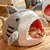 Camas de gato quentes dos desenhos animados tubarão pet caverna camas doces gat