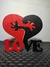 Enfeite Decorativo LOVE Abraço Coração