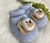 Sapatinho Tricô Leão Coroa Aplique – Azul Bebê - comprar online