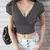 Imagem do Cropped Feminino com Decote V – Perfeita para o dia a dia