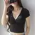 Cropped Feminino com Decote V – Perfeita para o dia a dia na internet