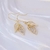 Aretes de hojas y brillos en internet