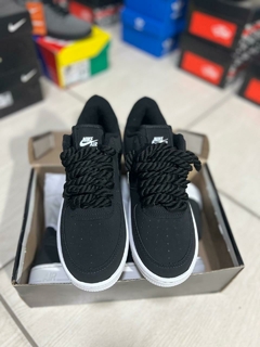 Nike Air Force 1 na internet