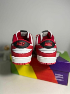 Nike SB Dunk Low Pro University Red na internet
