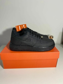 Nike Air Force 1 Low Triple Black na internet